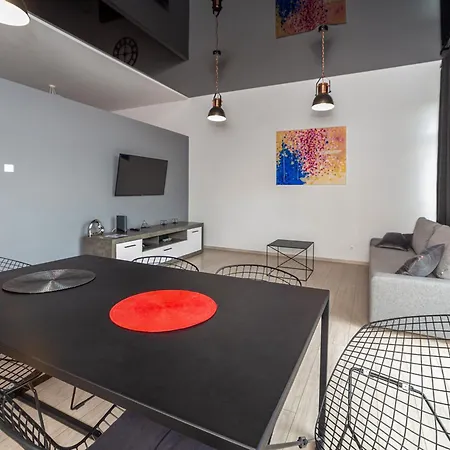 Host Lofty Tymienieckiego