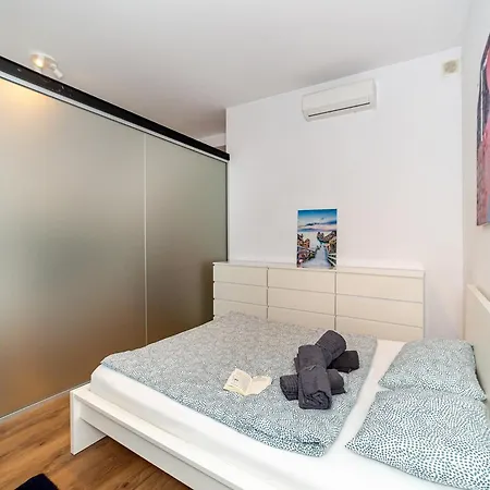 Host Lofty Tymienieckiego * Łódź