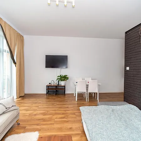 Apartament Host Lofty Tymienieckiego