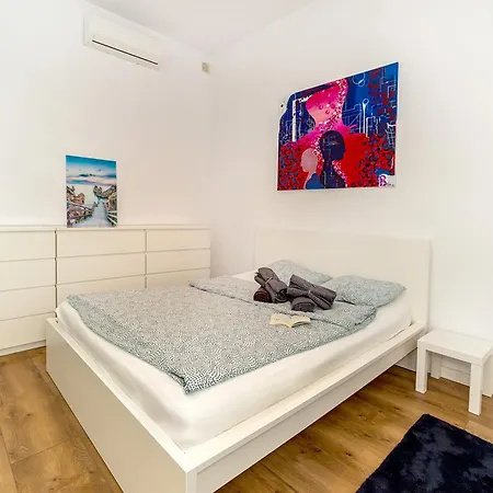 Host Lofty Tymienieckiego * Λοτζ