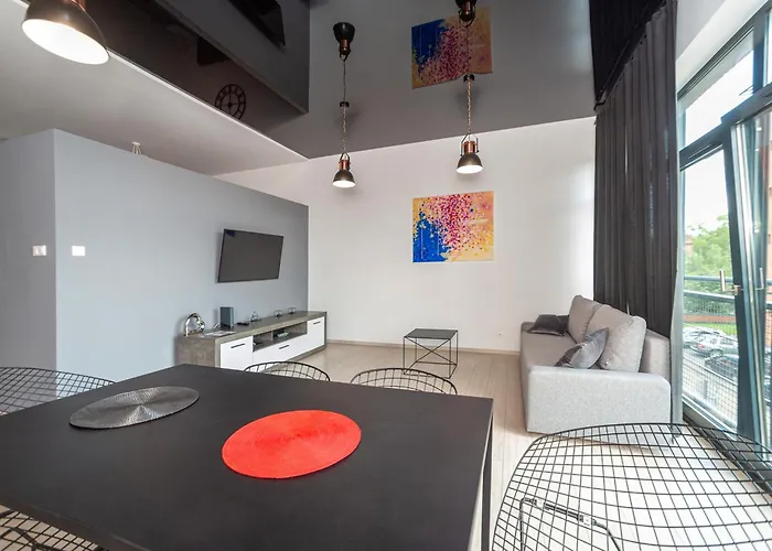 Host Lofty Tymienieckiego Апартаменты Лодзь