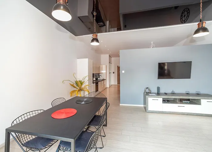 Host Lofty Tymienieckiego * Лодзь