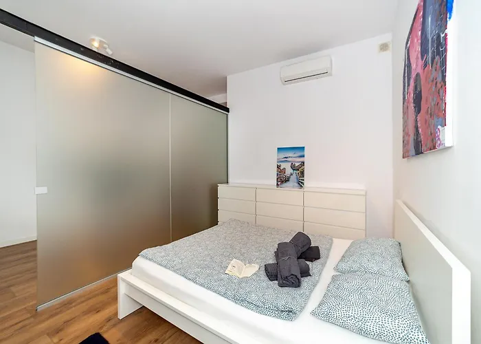 Host Lofty Tymienieckiego * Лодзь